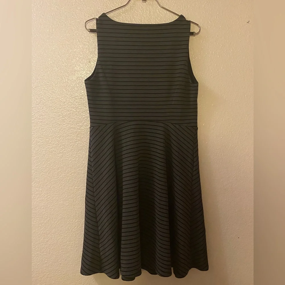 TORRID Grey with Black textured stripes, sleeveless, fit and flare size 0 - Picture 3 of 12
